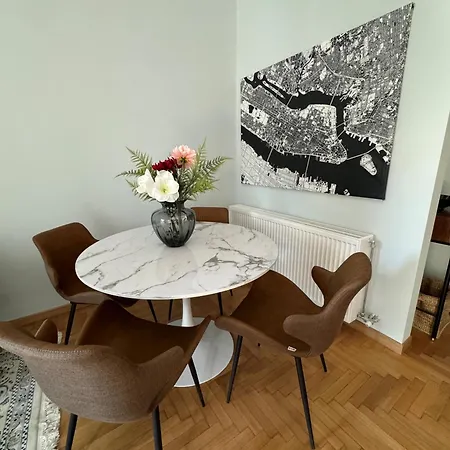 Plaka K15 Atény